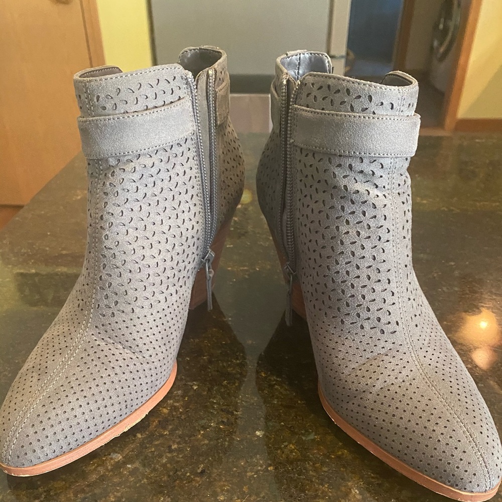 Violet and Red Gray Suede Boots